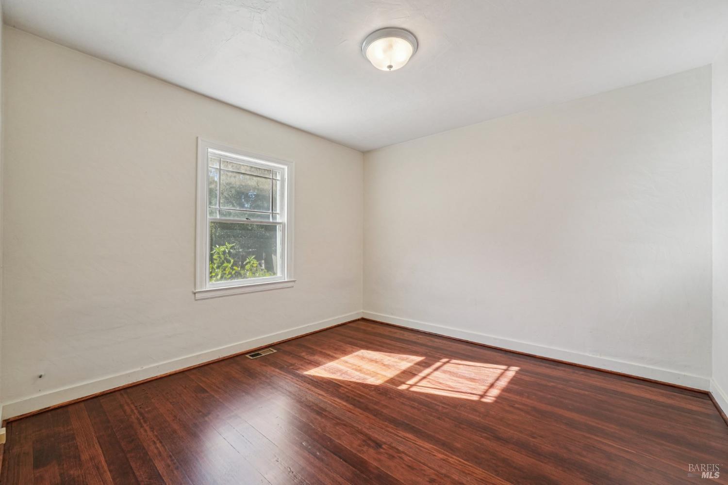 Detail Gallery Image 32 of 73 For 514 Sanitarium Rd, Saint Helena,  CA 94574 - 3 Beds | 3 Baths