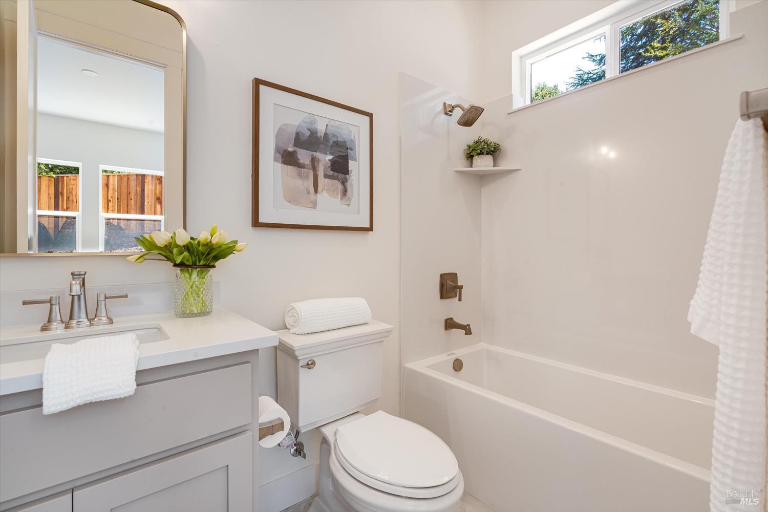 Detail Gallery Image 25 of 39 For 107 Grace Ln, Napa,  CA 94559 - 4 Beds | 3/1 Baths