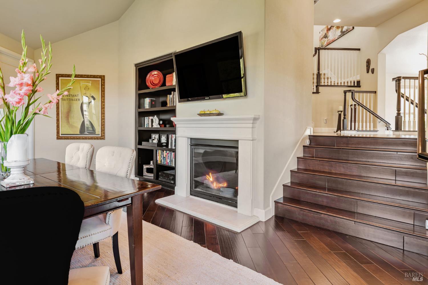 Detail Gallery Image 16 of 49 For 11 Edgehill Way, San Rafael,  CA 94903 - 4 Beds | 3/1 Baths