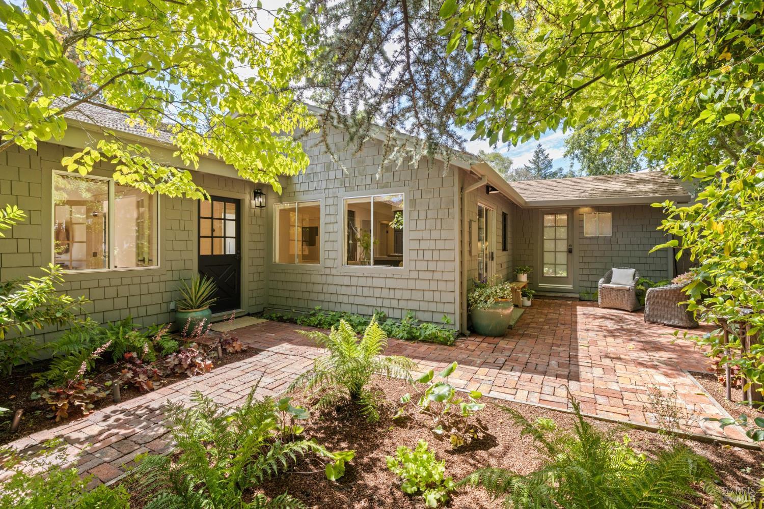 Detail Gallery Image 5 of 53 For 97 Florence Ave, San Anselmo,  CA 94960 - 2 Beds | 1/1 Baths