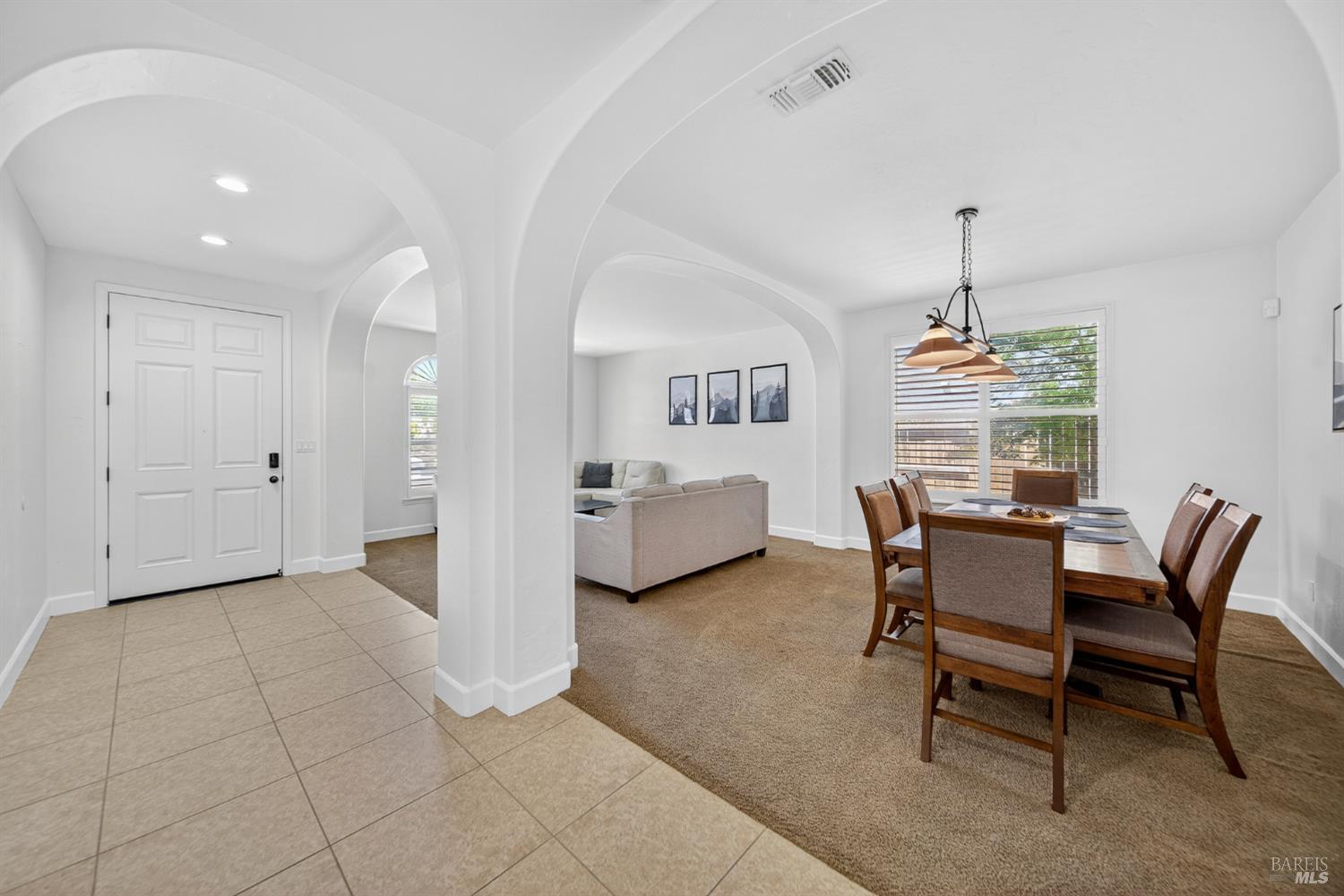 Detail Gallery Image 5 of 73 For 3034 W Clinton Ct, Visalia,  CA 93291 - 5 Beds | 3 Baths