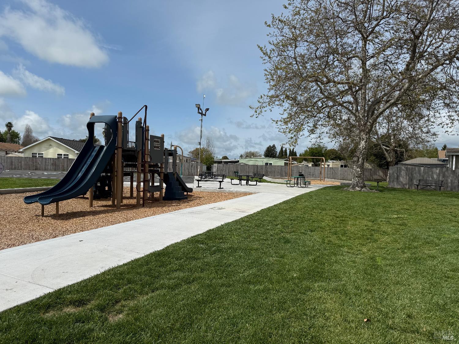Detail Gallery Image 45 of 50 For 121 Pamplona Ct, Rohnert Park,  CA 94928 - 3 Beds | 2 Baths