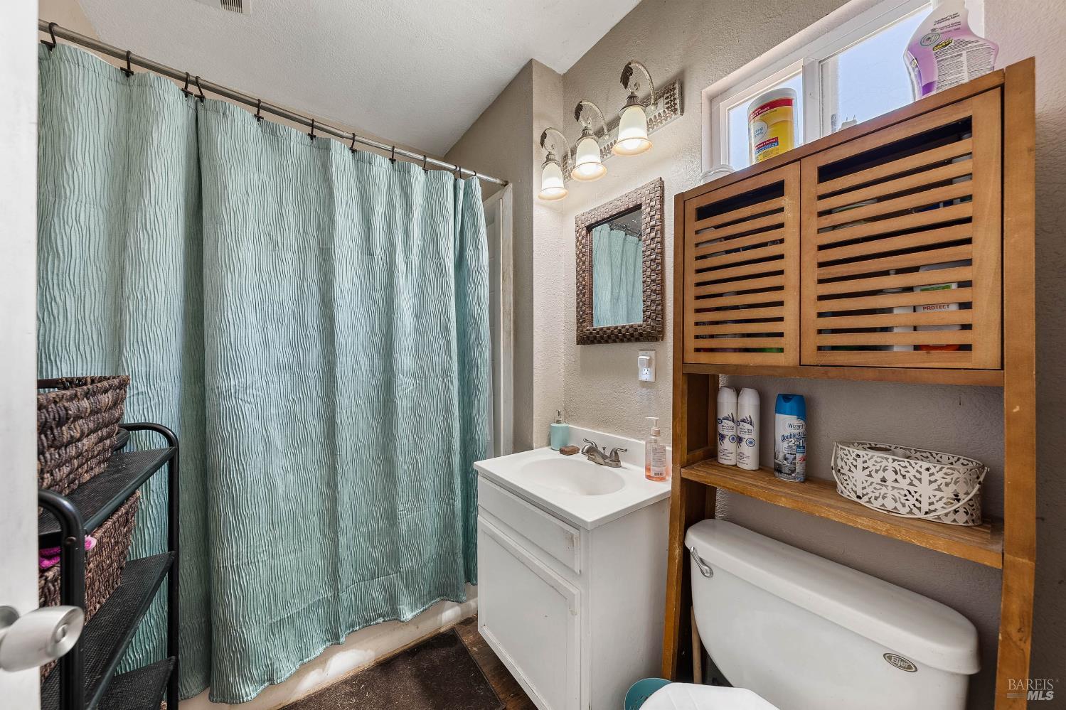 Detail Gallery Image 17 of 68 For 15000 Gray Pine Rd, Lower Lake,  CA 95457 - 1 Beds | 1 Baths