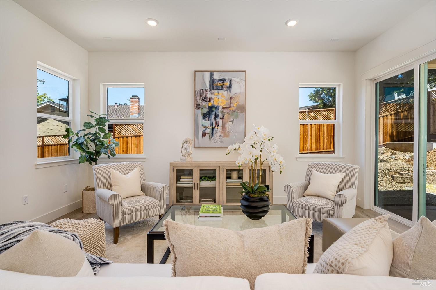 Detail Gallery Image 9 of 39 For 107 Grace Ln, Napa,  CA 94559 - 4 Beds | 3/1 Baths