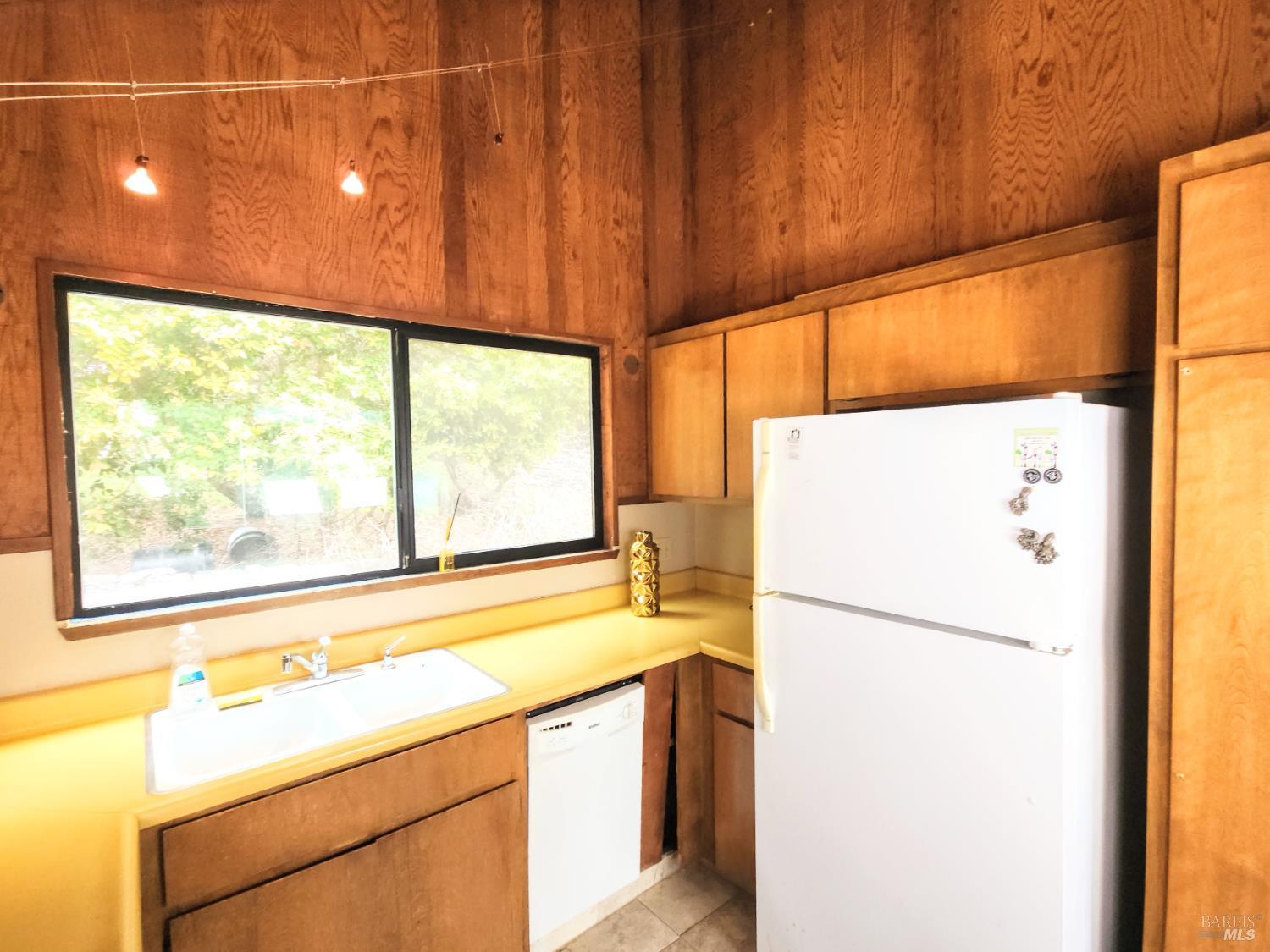 Detail Gallery Image 10 of 53 For 15551 Forest View Rd, Manchester,  CA 95459 - 2 Beds | 2 Baths