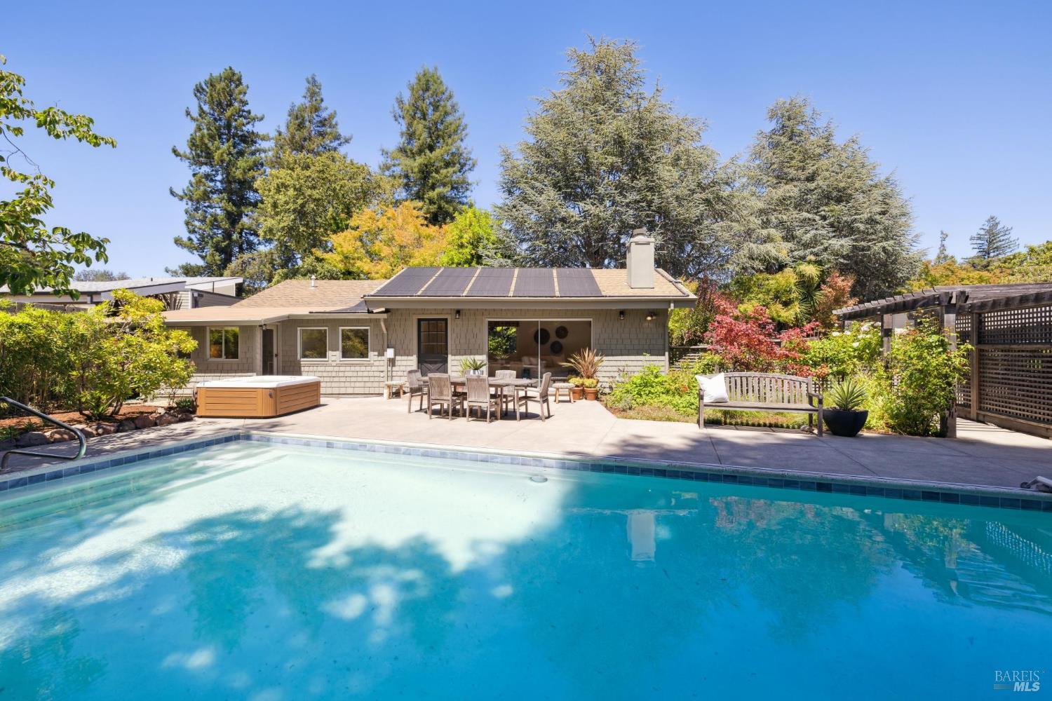 Detail Gallery Image 48 of 53 For 97 Florence Ave, San Anselmo,  CA 94960 - 2 Beds | 1/1 Baths