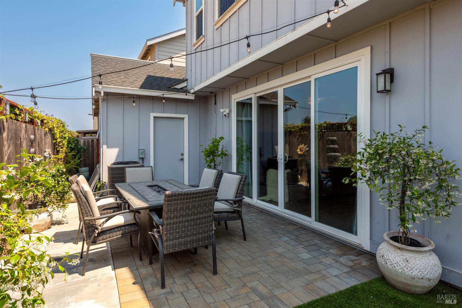 Detail Gallery Image 20 of 34 For 2976 Bay Village Ave, Santa Rosa,  CA 95403 - 3 Beds | 2/1 Baths