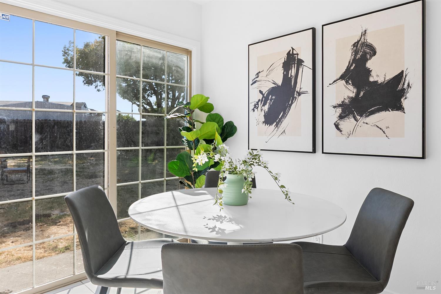 Detail Gallery Image 7 of 22 For 2213 Santa Fe Ct, Fairfield,  CA 94533 - 4 Beds | 2 Baths