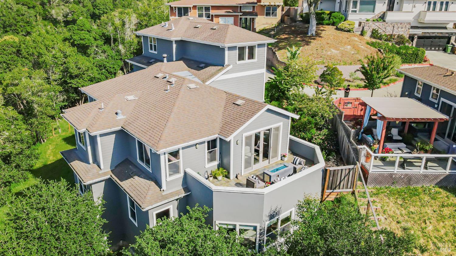 Detail Gallery Image 43 of 49 For 11 Edgehill Way, San Rafael,  CA 94903 - 4 Beds | 3/1 Baths