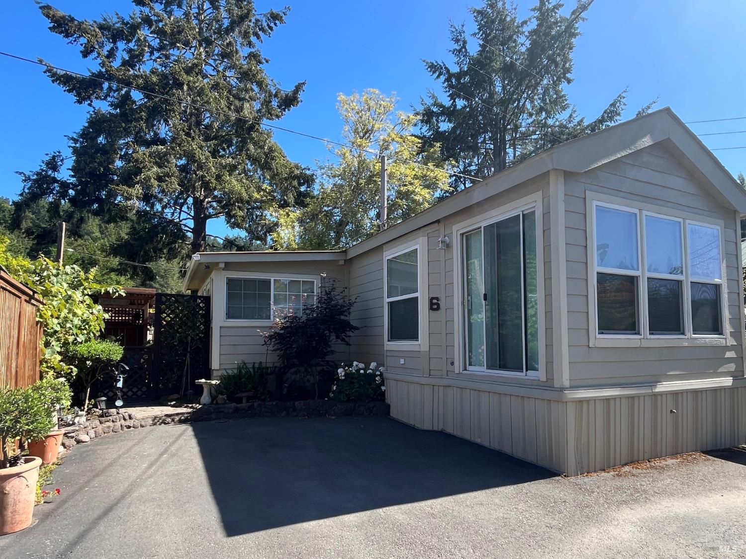 Detail Gallery Image 1 of 17 For 22900 Sylvan Way 6, Monte Rio,  CA 95462 - 1 Beds | 1 Baths