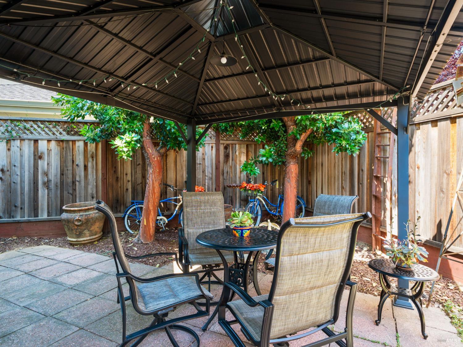 Detail Gallery Image 34 of 41 For 108 Marion Ln, Healdsburg,  CA 95448 - 2 Beds | 2 Baths