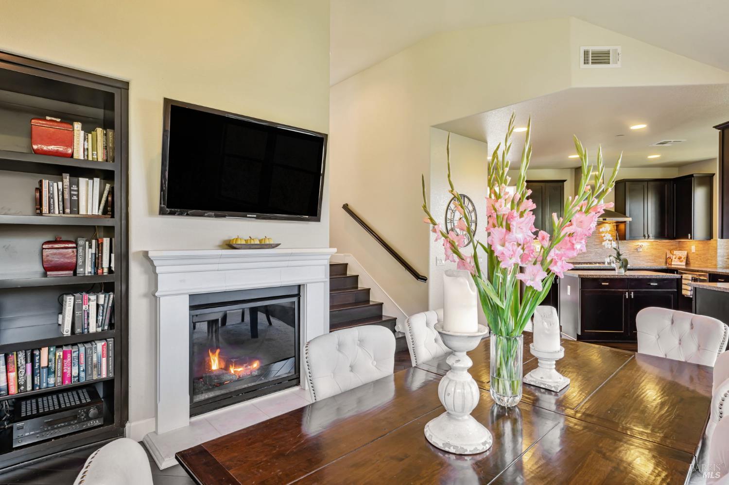 Detail Gallery Image 17 of 49 For 11 Edgehill Way, San Rafael,  CA 94903 - 4 Beds | 3/1 Baths