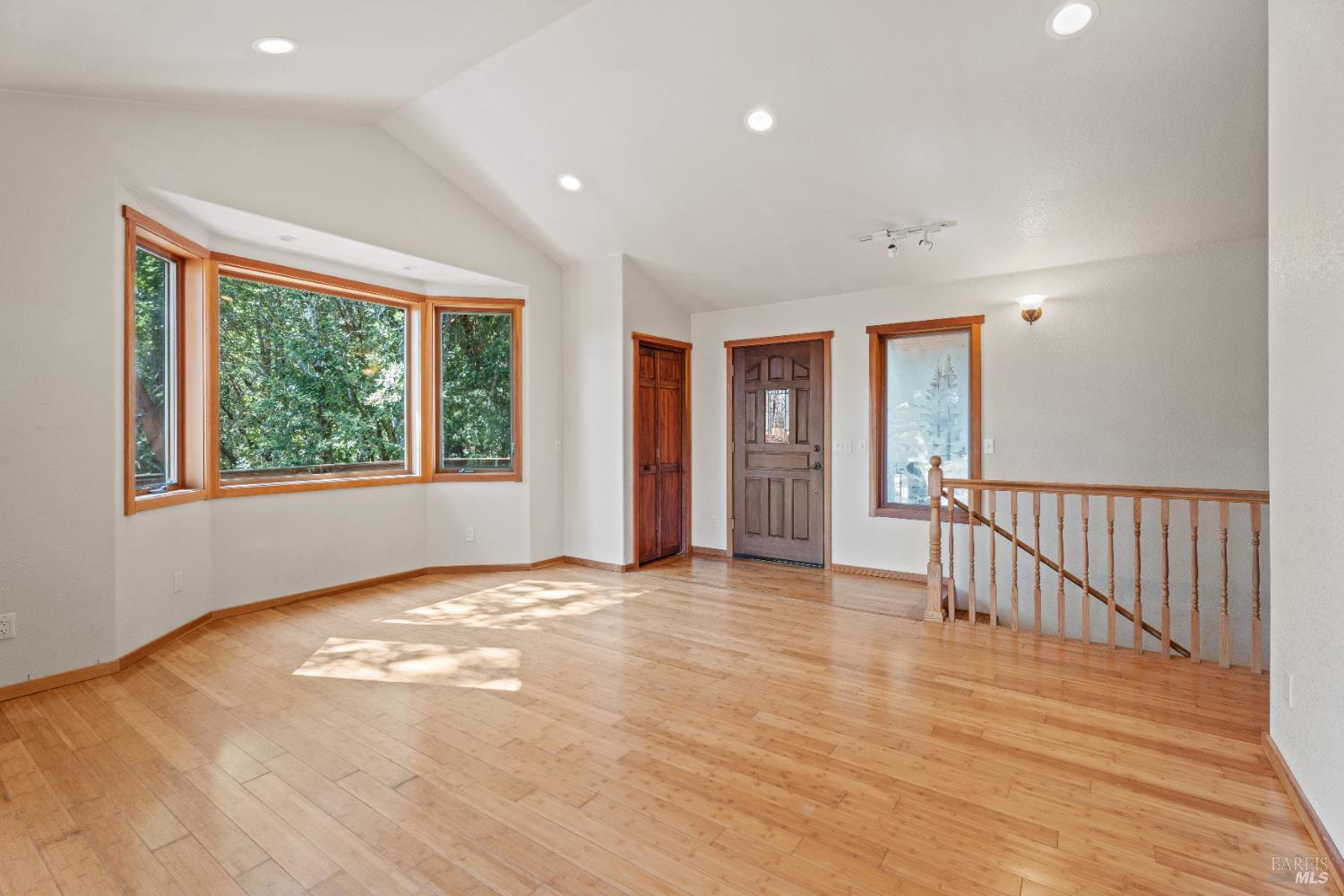 Detail Gallery Image 3 of 29 For 2030 Buckeye Dr, Willits,  CA 95490 - 3 Beds | 2 Baths