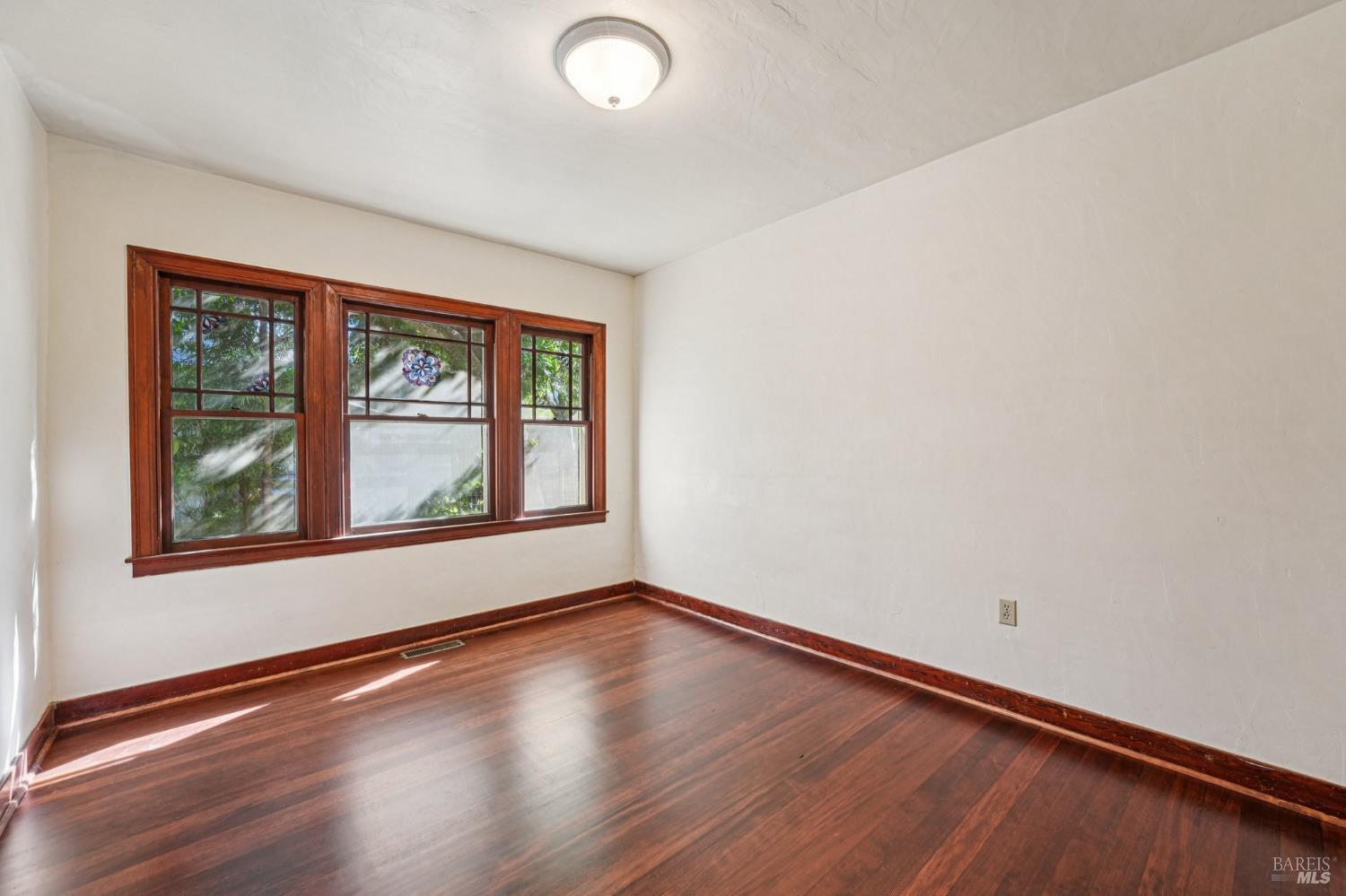 Detail Gallery Image 28 of 73 For 514 Sanitarium Rd, Saint Helena,  CA 94574 - 3 Beds | 3 Baths