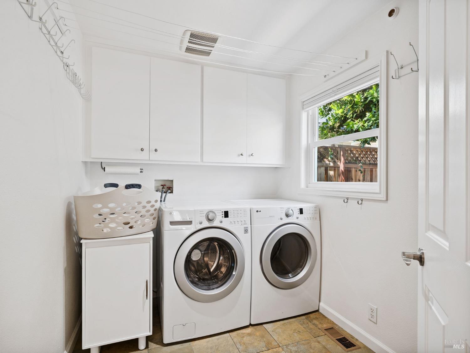 Detail Gallery Image 16 of 41 For 108 Marion Ln, Healdsburg,  CA 95448 - 2 Beds | 2 Baths