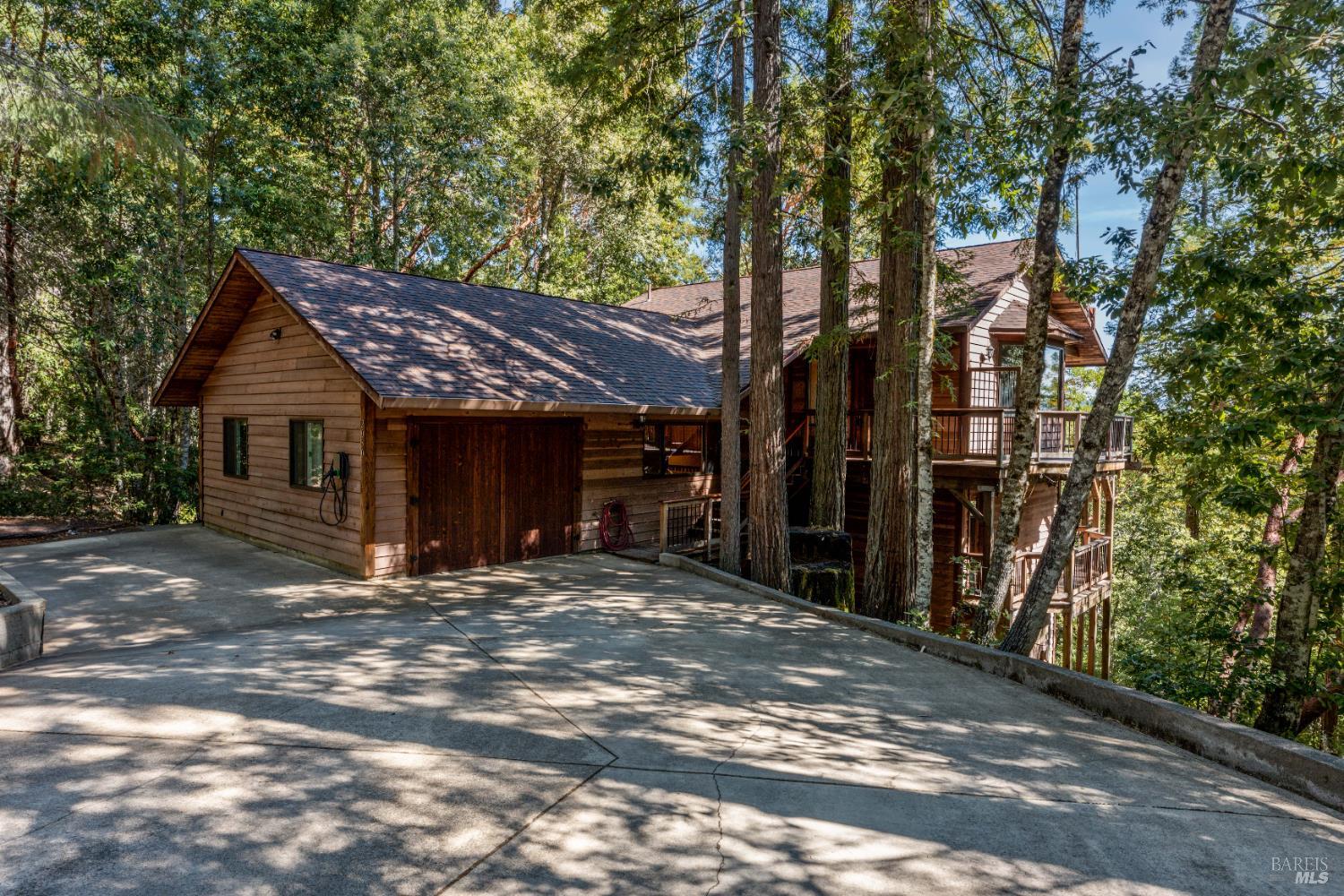 Detail Gallery Image 1 of 29 For 2030 Buckeye Dr, Willits,  CA 95490 - 3 Beds | 2 Baths