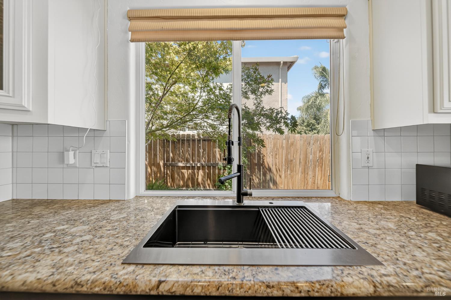 Detail Gallery Image 16 of 73 For 3034 W Clinton Ct, Visalia,  CA 93291 - 5 Beds | 3 Baths