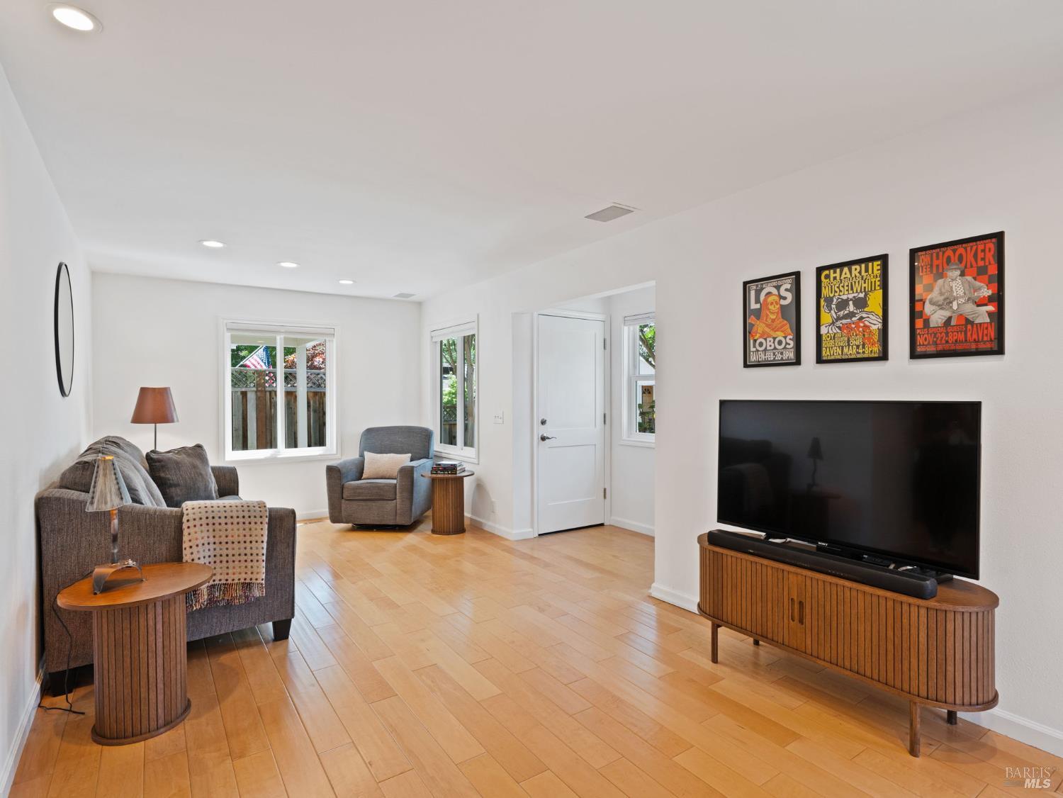Detail Gallery Image 6 of 41 For 108 Marion Ln, Healdsburg,  CA 95448 - 2 Beds | 2 Baths
