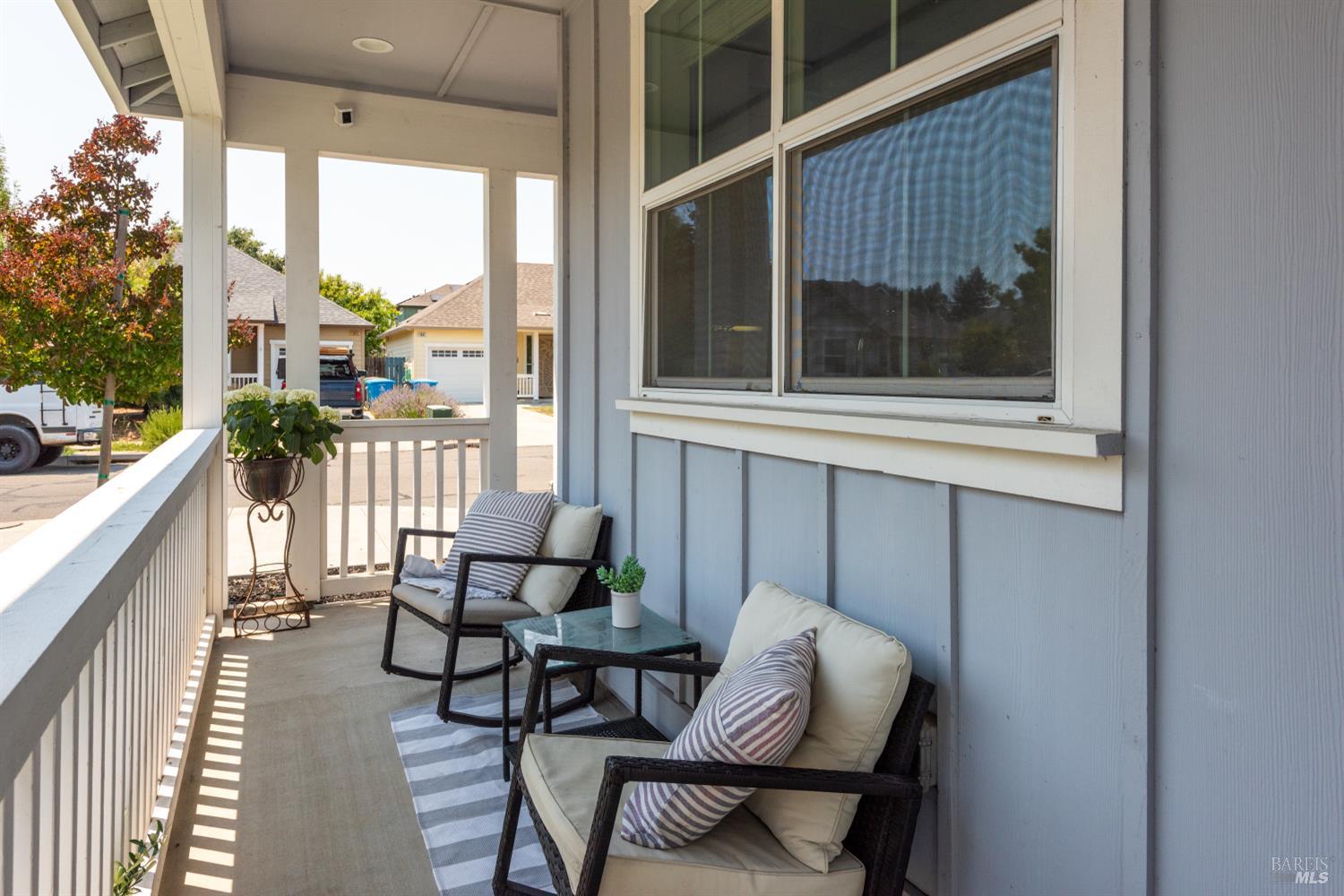 Detail Gallery Image 5 of 34 For 2976 Bay Village Ave, Santa Rosa,  CA 95403 - 3 Beds | 2/1 Baths