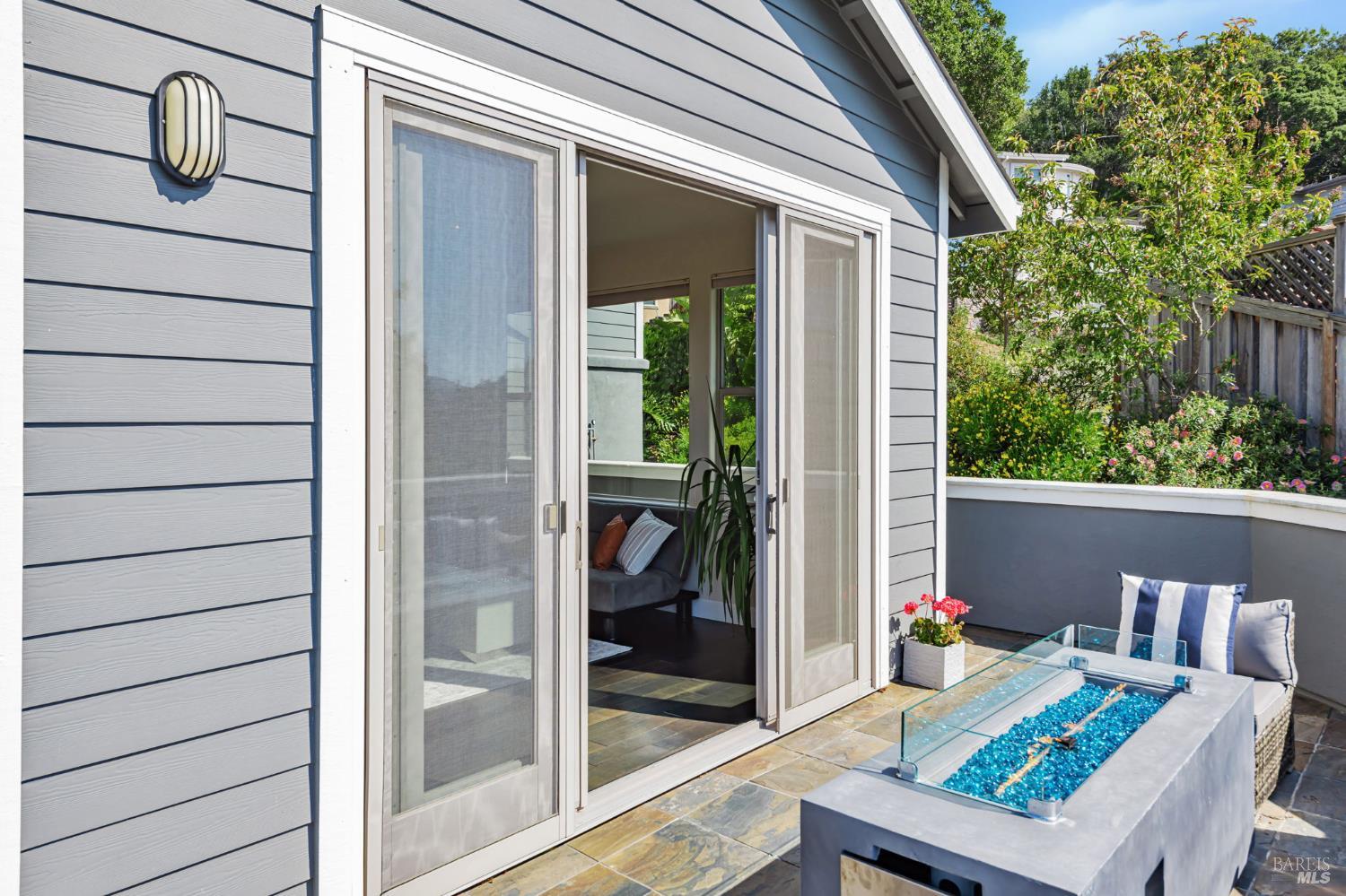 Detail Gallery Image 40 of 49 For 11 Edgehill Way, San Rafael,  CA 94903 - 4 Beds | 3/1 Baths