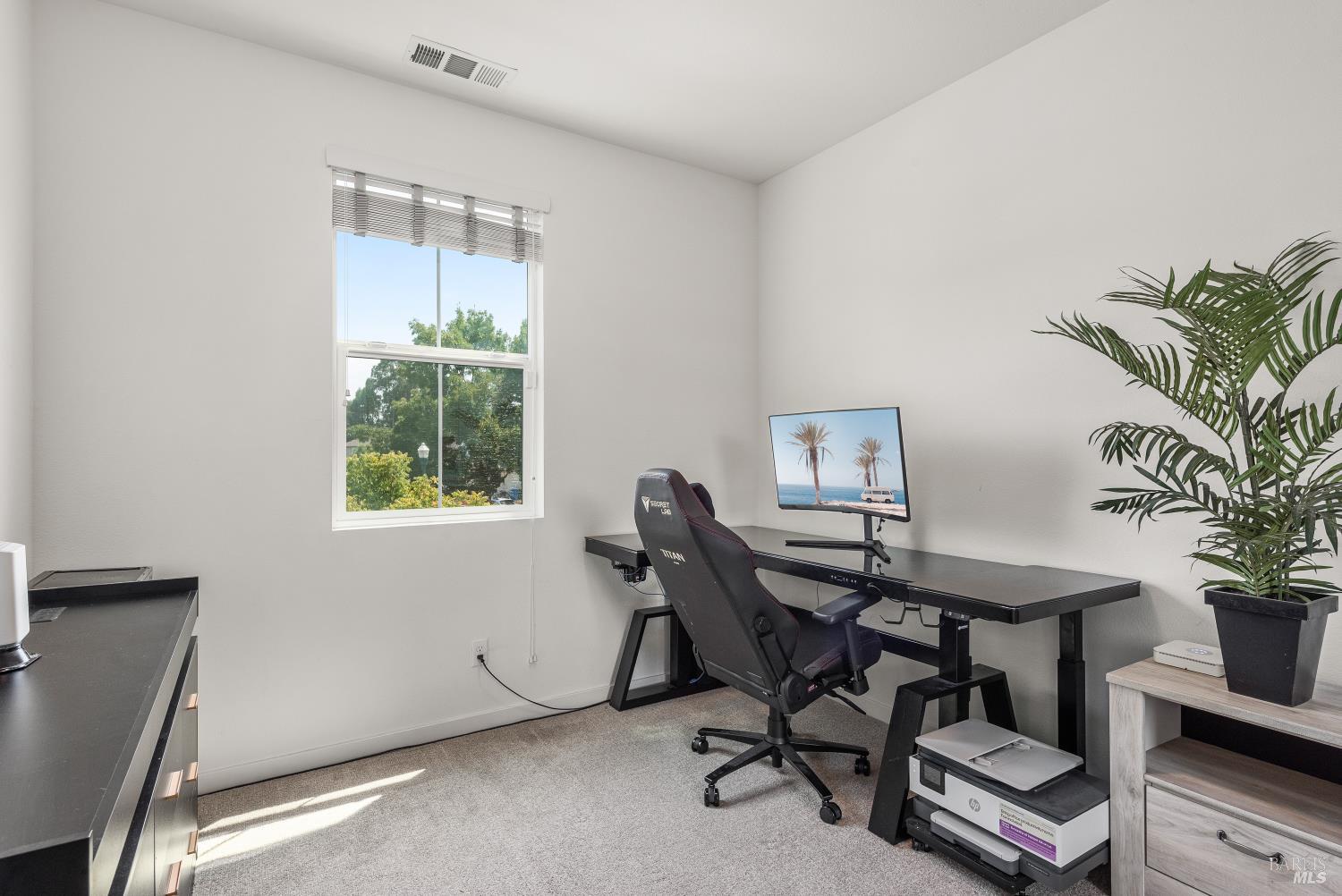 Detail Gallery Image 27 of 34 For 2976 Bay Village Ave, Santa Rosa,  CA 95403 - 3 Beds | 2/1 Baths