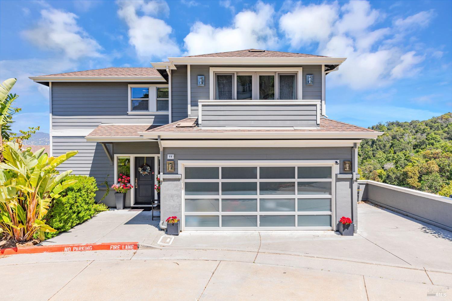 Detail Gallery Image 2 of 49 For 11 Edgehill Way, San Rafael,  CA 94903 - 4 Beds | 3/1 Baths