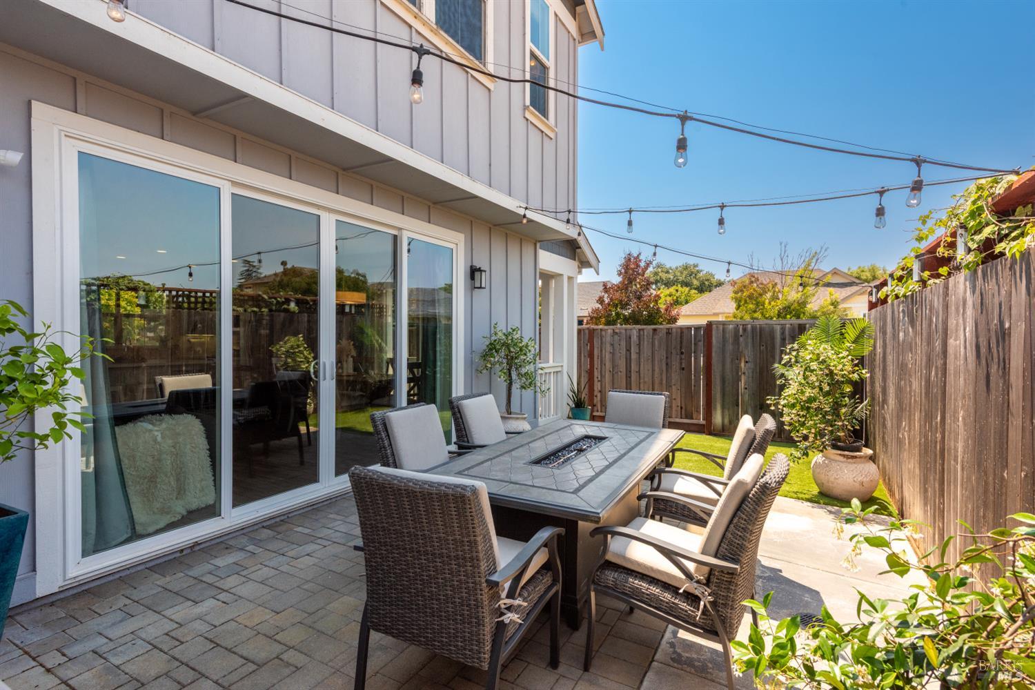 Detail Gallery Image 16 of 34 For 2976 Bay Village Ave, Santa Rosa,  CA 95403 - 3 Beds | 2/1 Baths