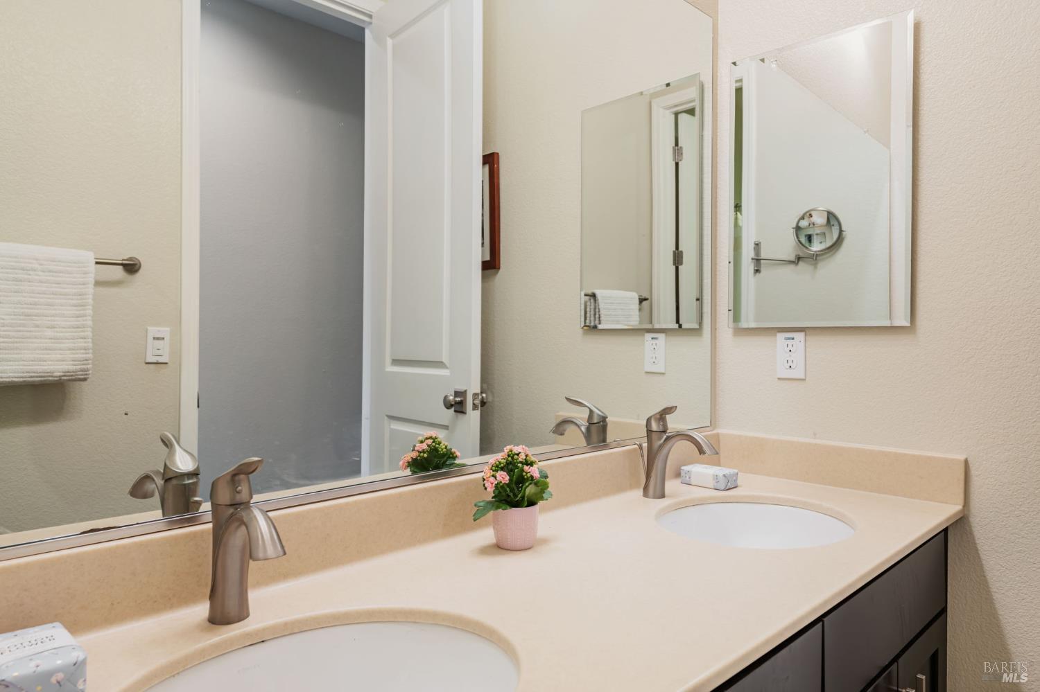 Detail Gallery Image 36 of 49 For 11 Edgehill Way, San Rafael,  CA 94903 - 4 Beds | 3/1 Baths