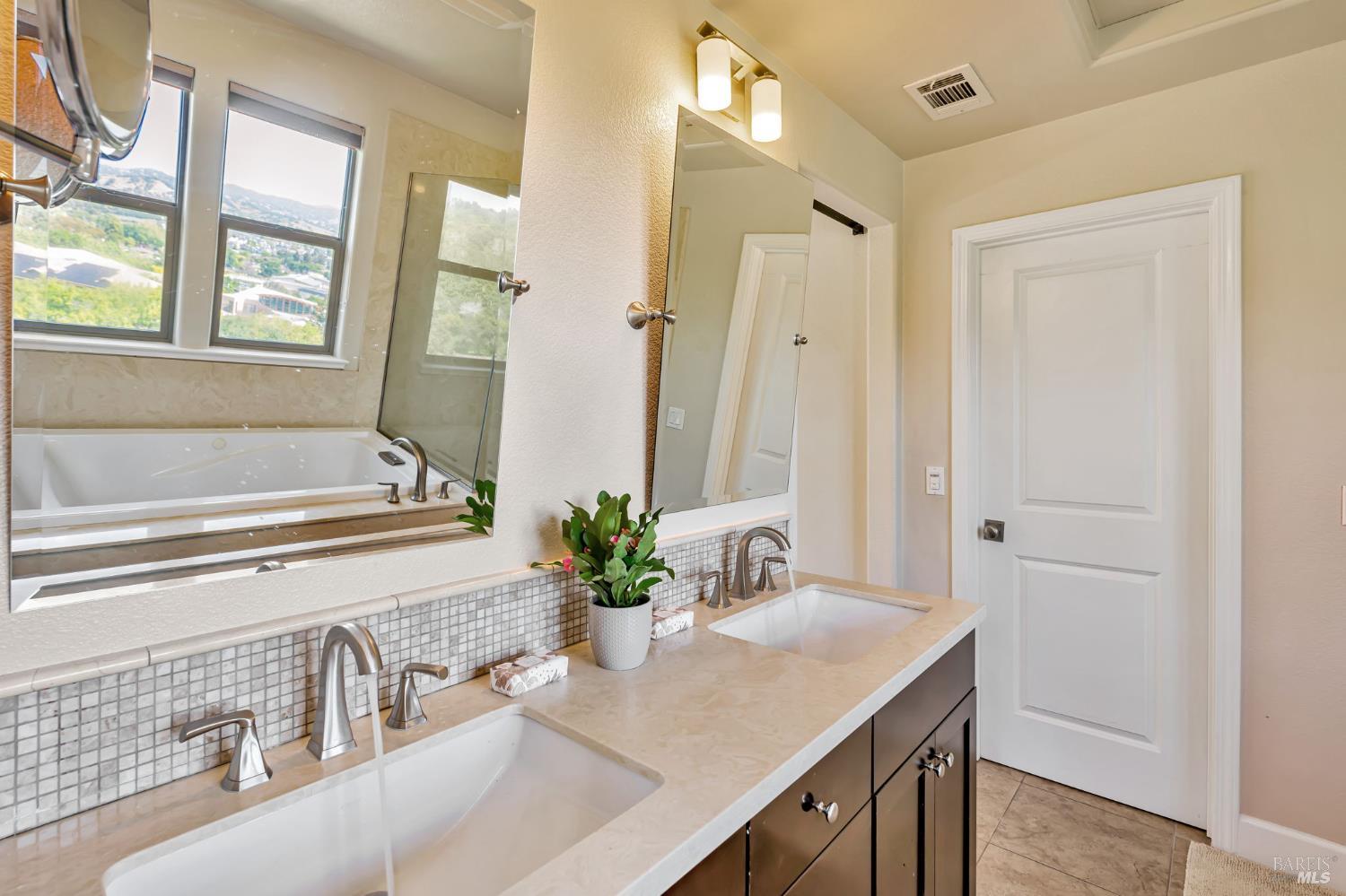 Detail Gallery Image 27 of 49 For 11 Edgehill Way, San Rafael,  CA 94903 - 4 Beds | 3/1 Baths