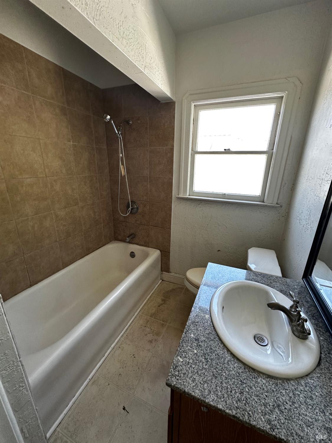 Detail Gallery Image 10 of 29 For 2015 Tennessee St, Vallejo,  CA 94590 - 4 Beds | 2 Baths