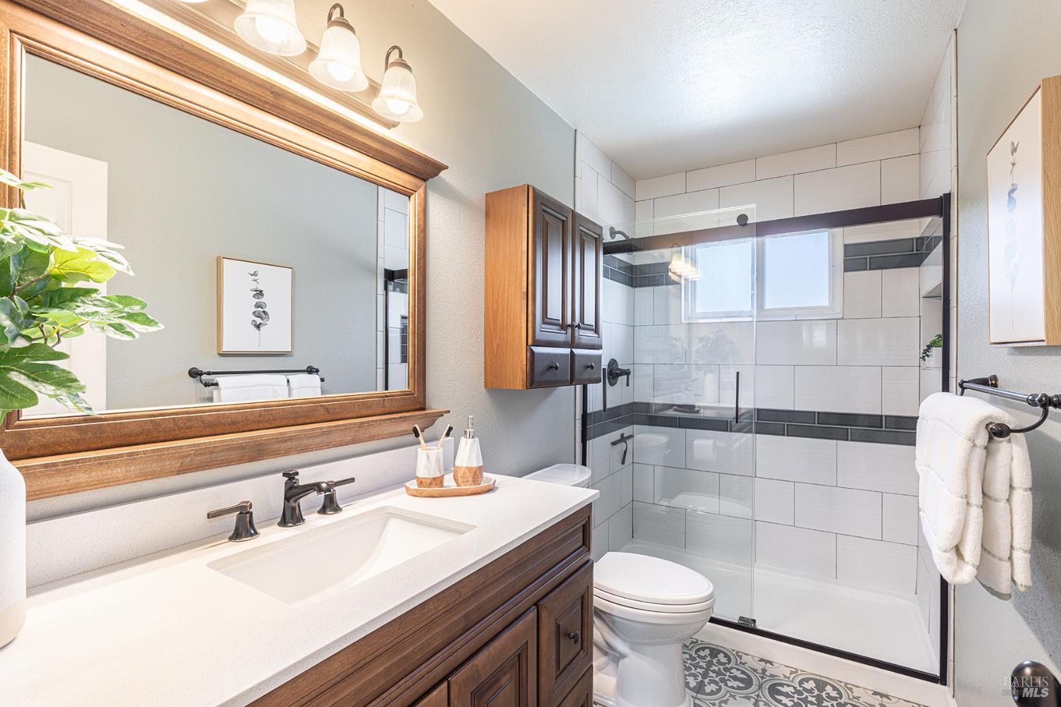 Detail Gallery Image 21 of 35 For 5741 Davis Cir, Rohnert Park,  CA 94928 - 4 Beds | 2/1 Baths