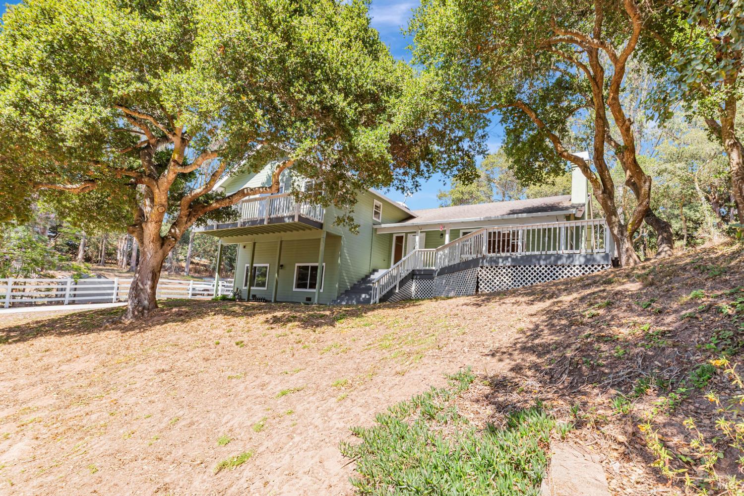 Detail Gallery Image 3 of 80 For 450 Echo Valley Rd, Salinas,  CA 93907 - 4 Beds | 2/1 Baths