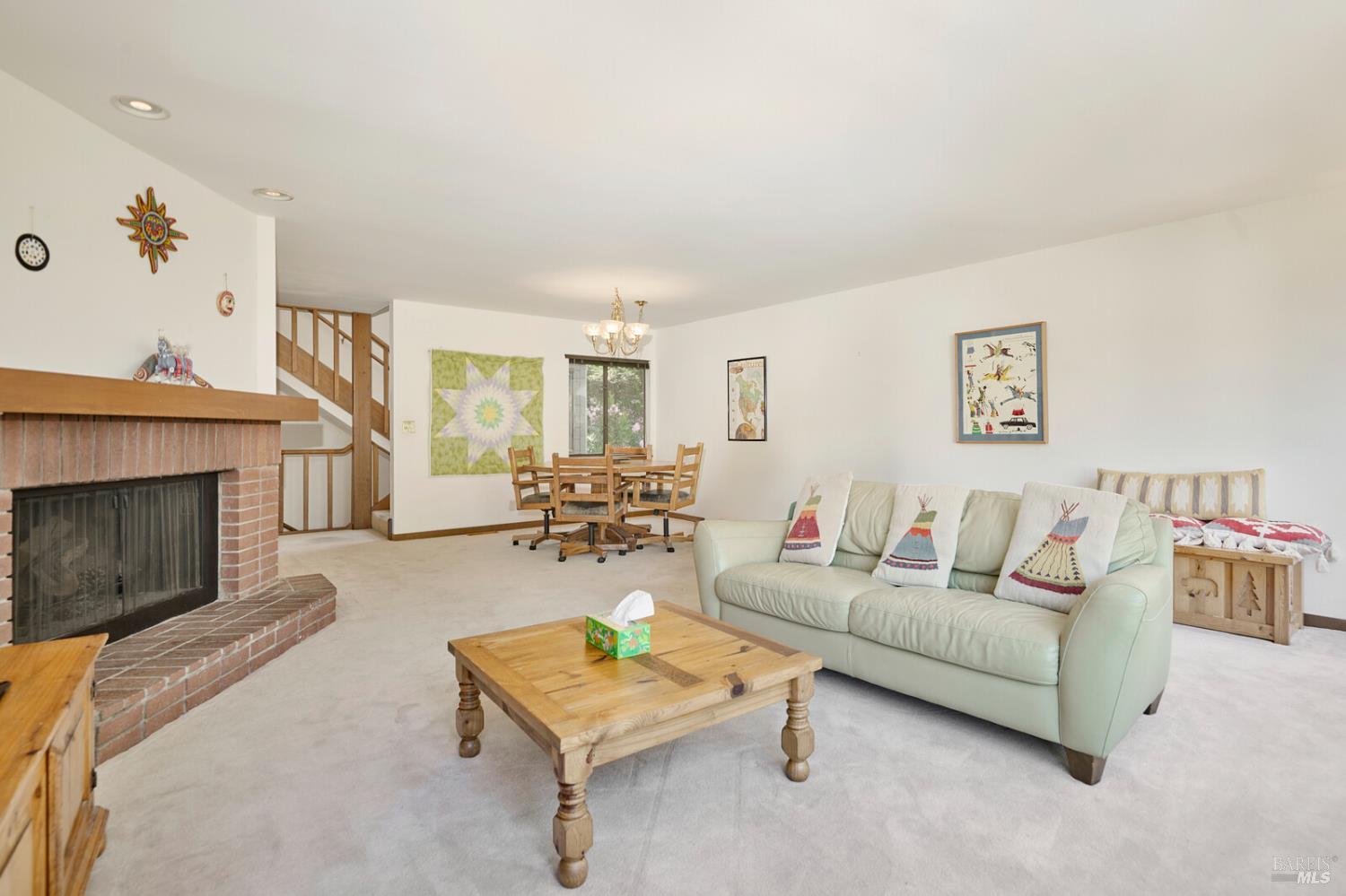 Detail Gallery Image 7 of 25 For 166 Professional Center Pkwy #166,  San Rafael,  CA 94903 - 3 Beds | 2/1 Baths