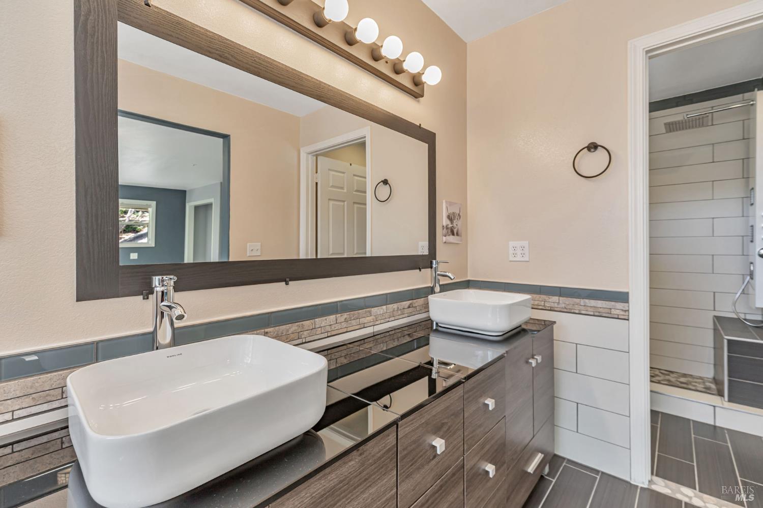 Detail Gallery Image 36 of 80 For 450 Echo Valley Rd, Salinas,  CA 93907 - 4 Beds | 2/1 Baths