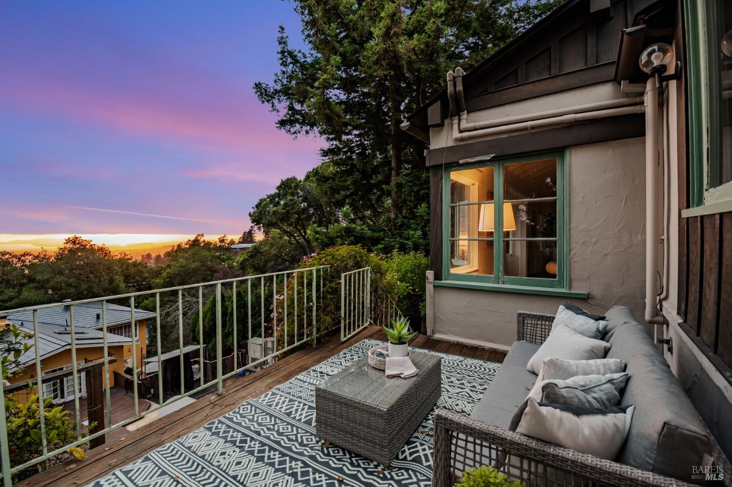 Detail Gallery Image 35 of 39 For 980 Euclid Ave, Berkeley,  CA 94708 - 4 Beds | 3 Baths