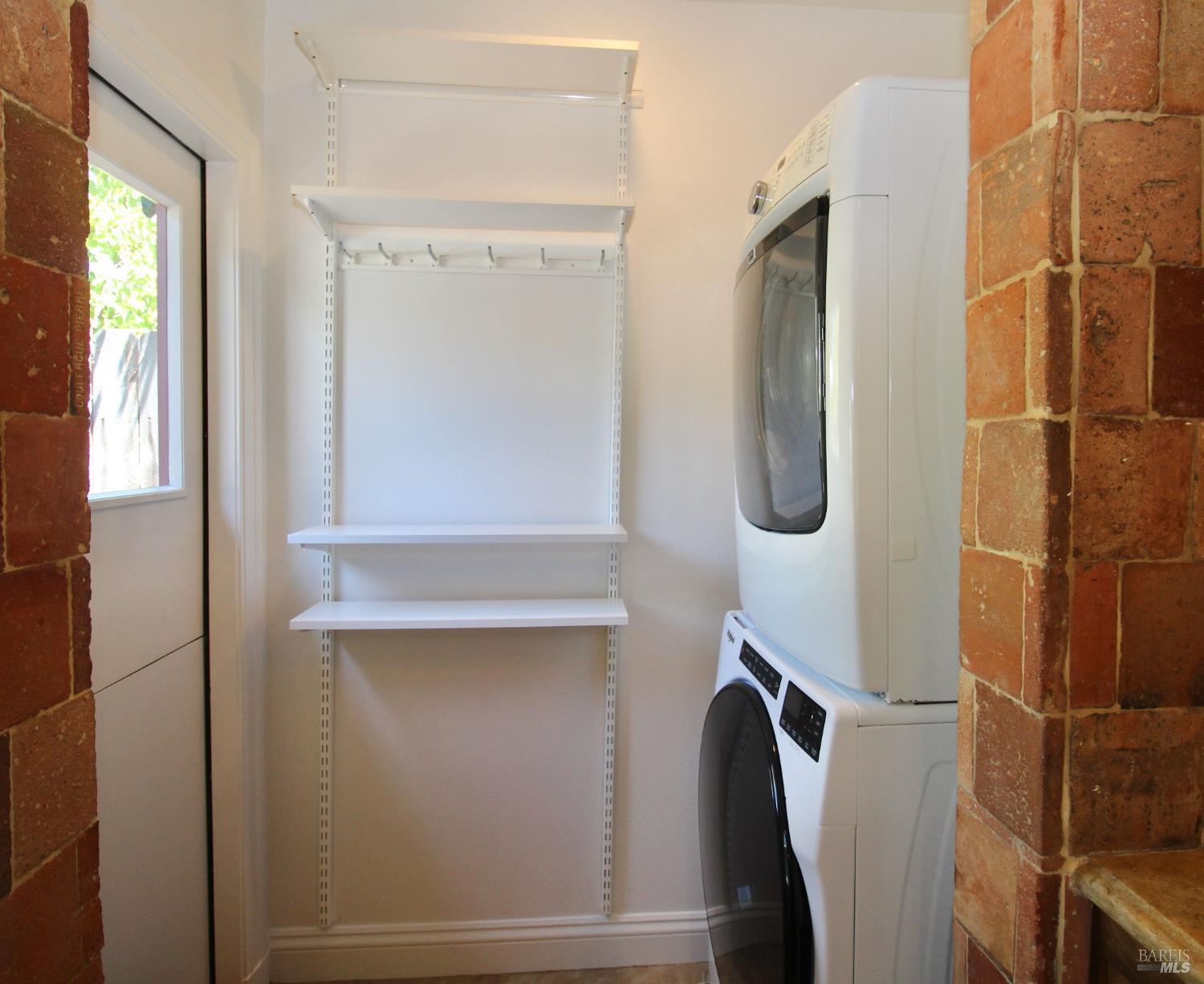 Detail Gallery Image 10 of 25 For Address Is Not Disclosed, San Rafael,  CA 94901 - 2 Beds | 1/1 Baths