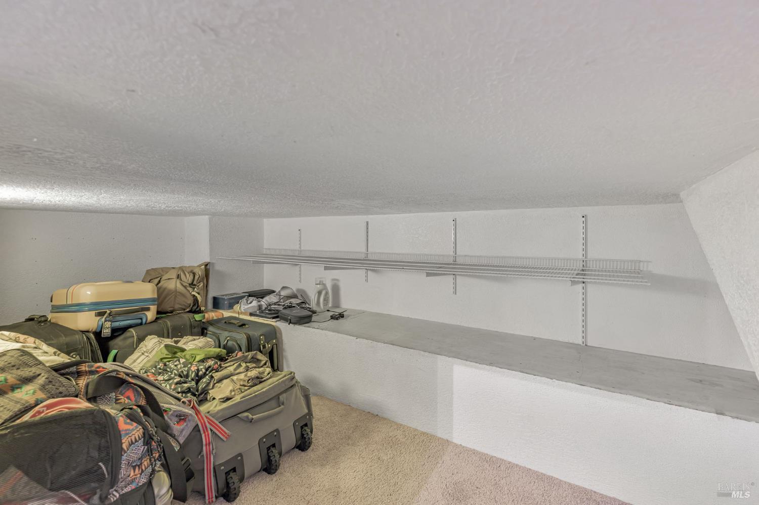 Detail Gallery Image 31 of 80 For 450 Echo Valley Rd, Salinas,  CA 93907 - 4 Beds | 2/1 Baths