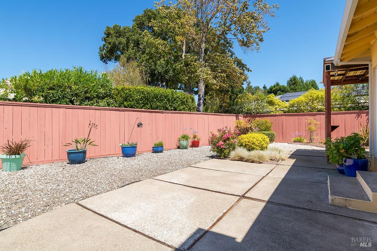 Detail Gallery Image 33 of 46 For 7 Laurie Ct, Novato,  CA 94947 - 4 Beds | 2 Baths