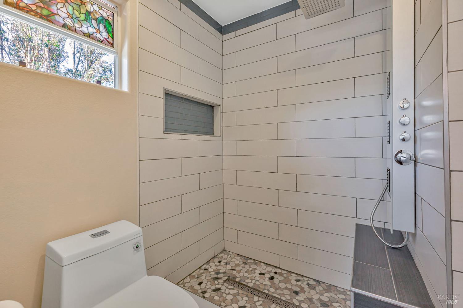 Detail Gallery Image 37 of 80 For 450 Echo Valley Rd, Salinas,  CA 93907 - 4 Beds | 2/1 Baths