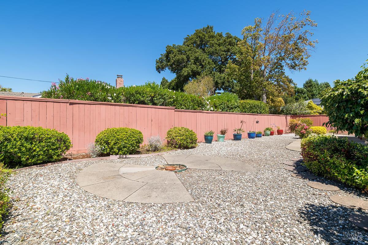 Detail Gallery Image 32 of 46 For 7 Laurie Ct, Novato,  CA 94947 - 4 Beds | 2 Baths