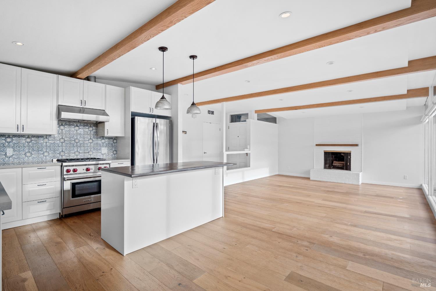 Detail Gallery Image 4 of 14 For 15 Windsor Ave, San Rafael,  CA 94901 - 4 Beds | 2 Baths