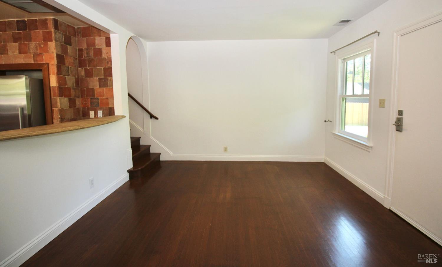 Detail Gallery Image 5 of 25 For Address Is Not Disclosed, San Rafael,  CA 94901 - 2 Beds | 1/1 Baths
