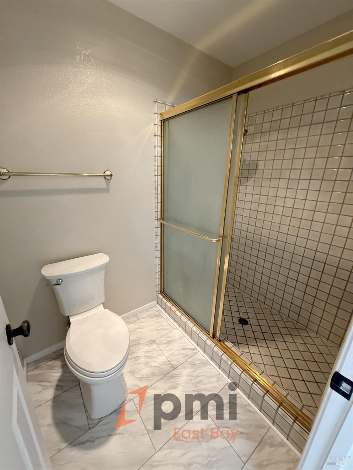 Detail Gallery Image 13 of 17 For 2209 Ascot Pkwy, Vallejo,  CA 94591 - 4 Beds | 2/1 Baths