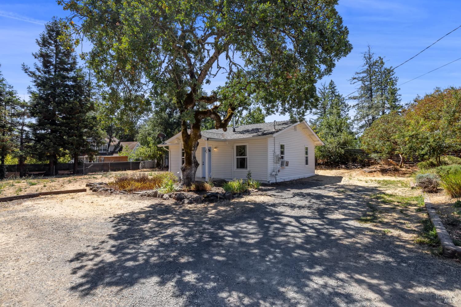 Detail Gallery Image 13 of 37 For 228 Mariposa Dr, Angwin,  CA 94508 - 8 Beds | 4 Baths