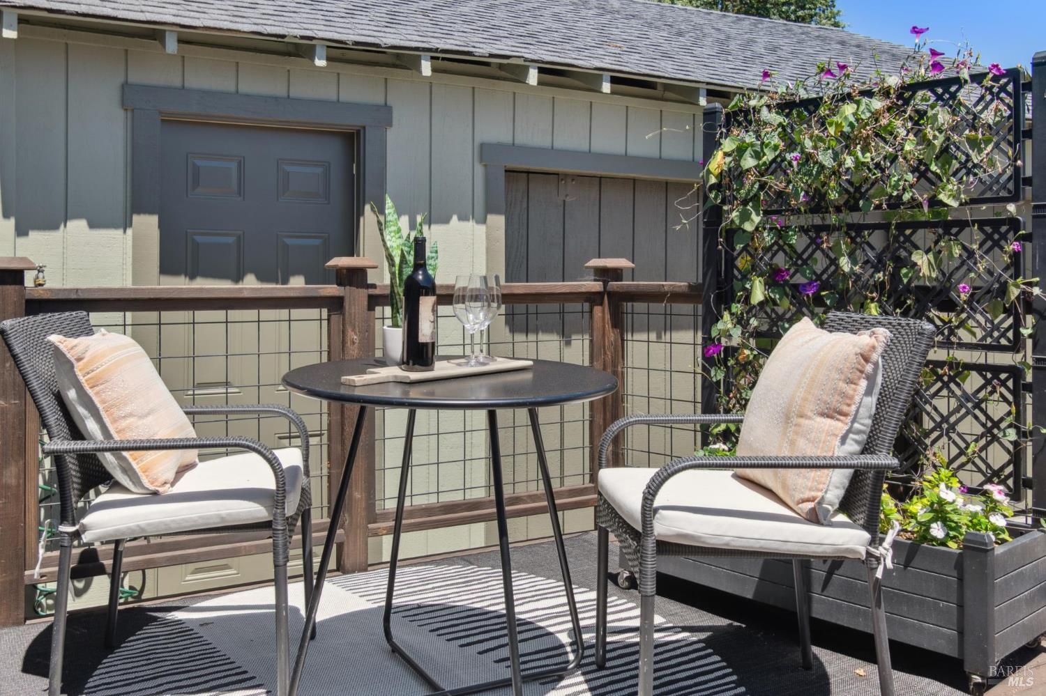 Detail Gallery Image 22 of 45 For 1039 Stevenson St, Santa Rosa,  CA 95404 - 6 Beds | 3 Baths
