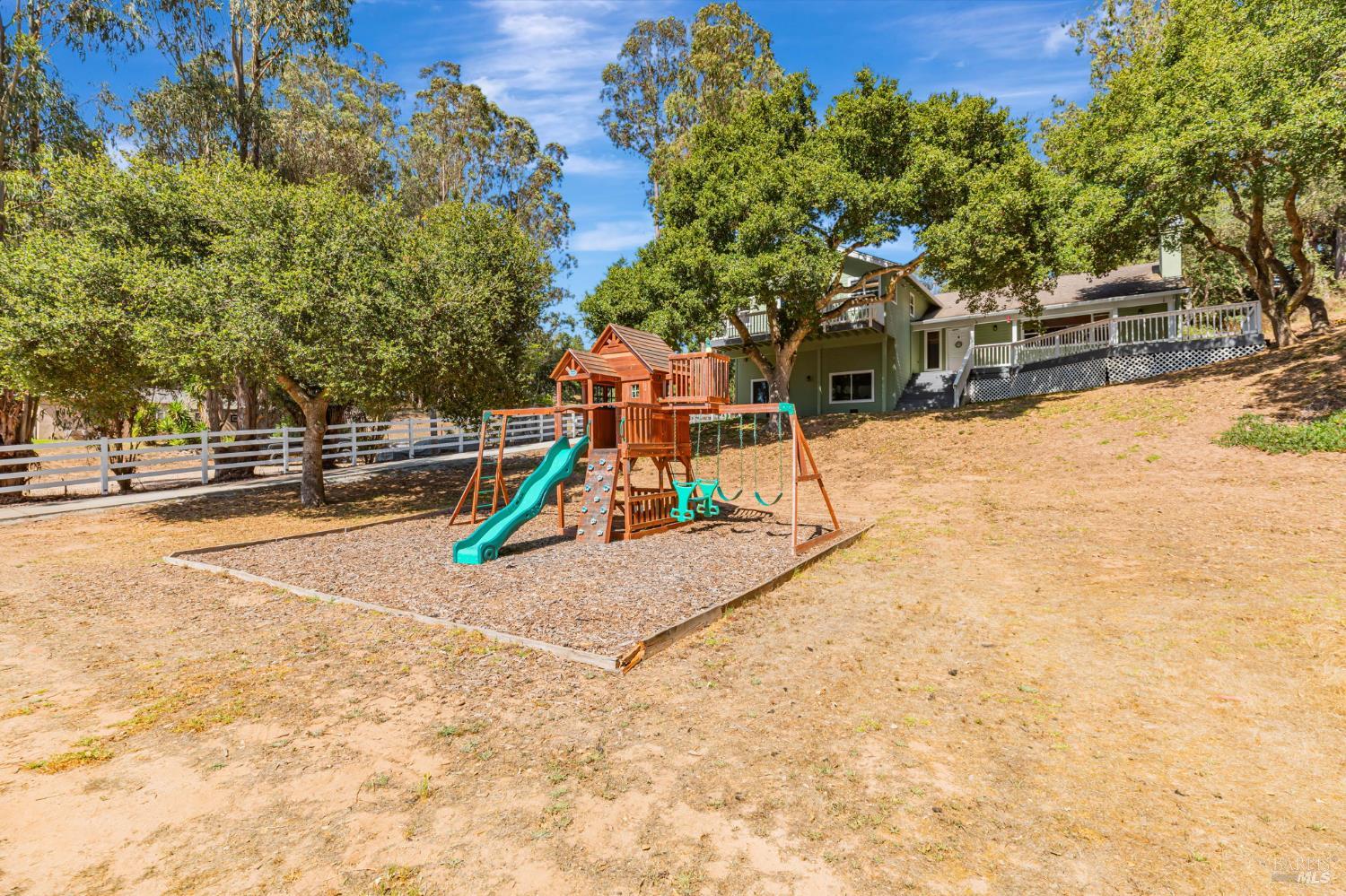 Detail Gallery Image 57 of 80 For 450 Echo Valley Rd, Salinas,  CA 93907 - 4 Beds | 2/1 Baths