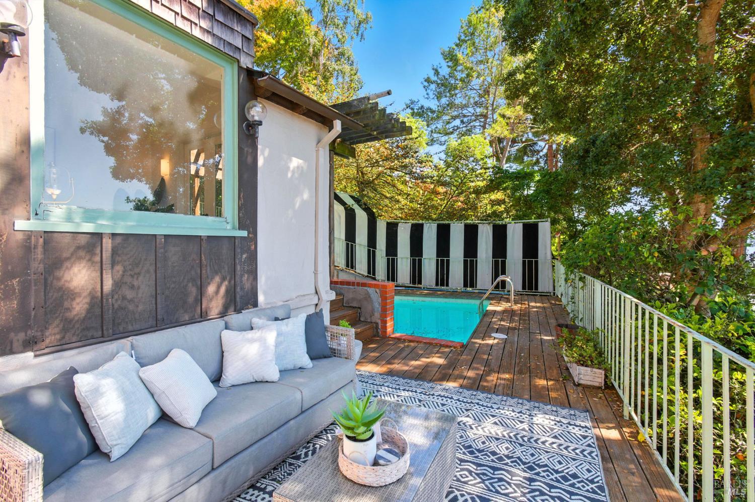 Detail Gallery Image 29 of 39 For 980 Euclid Ave, Berkeley,  CA 94708 - 4 Beds | 3 Baths
