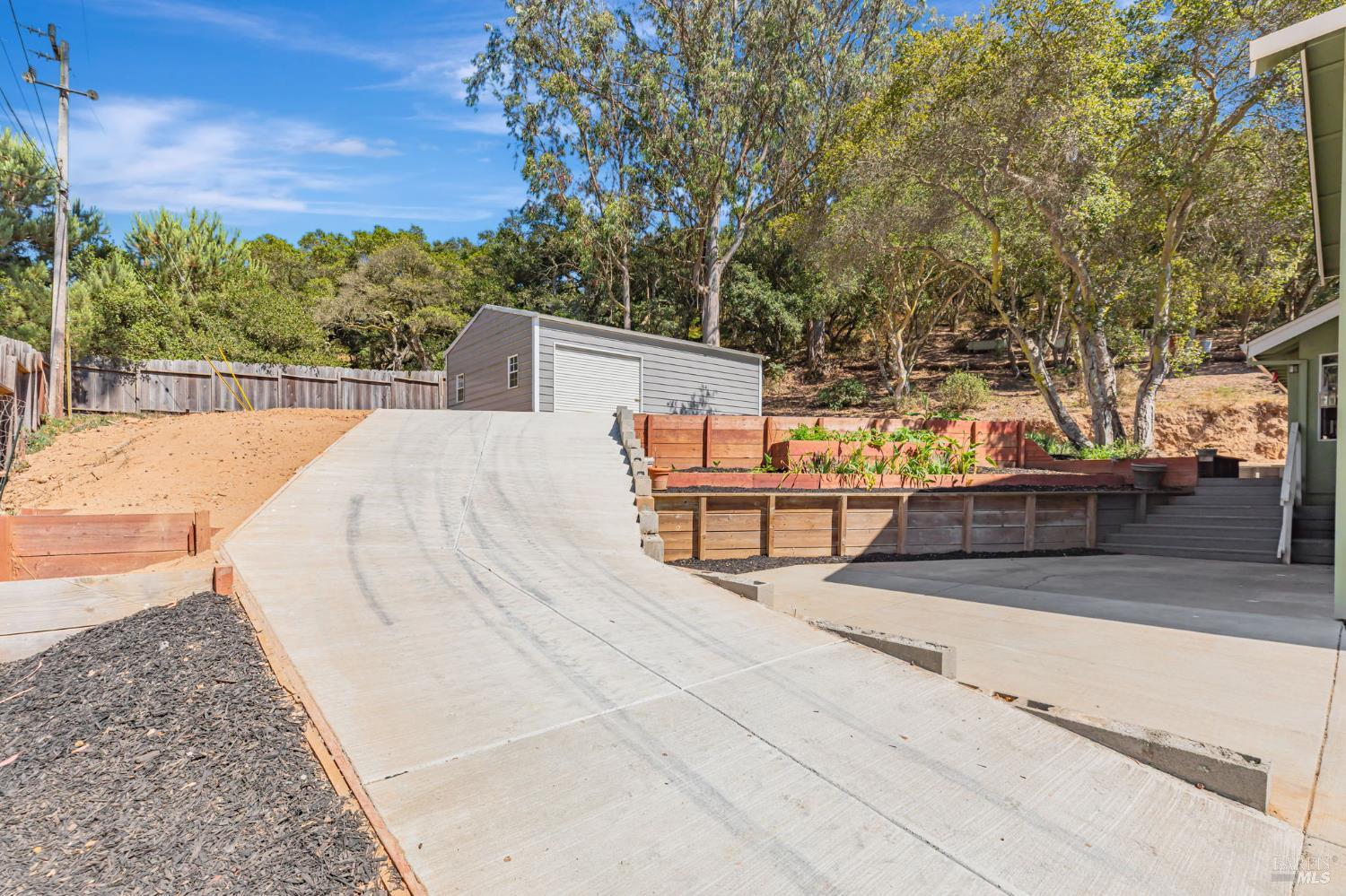 Detail Gallery Image 50 of 80 For 450 Echo Valley Rd, Salinas,  CA 93907 - 4 Beds | 2/1 Baths