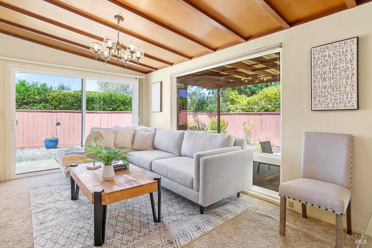 Detail Gallery Image 13 of 46 For 7 Laurie Ct, Novato,  CA 94947 - 4 Beds | 2 Baths