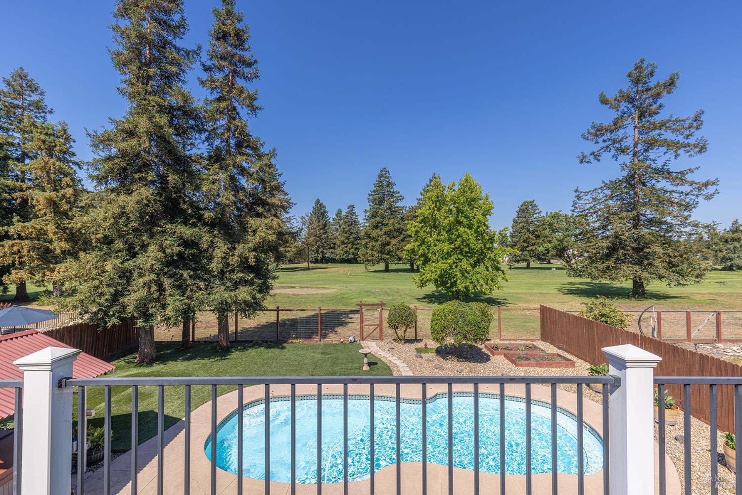 Detail Gallery Image 32 of 35 For 5741 Davis Cir, Rohnert Park,  CA 94928 - 4 Beds | 2/1 Baths